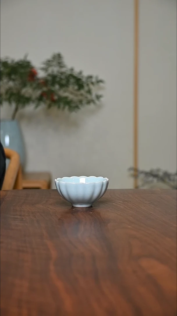 菊瓣杯 天青 微瑕 朱家汝窑款
