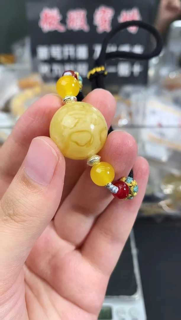 蜜蜡未镶嵌珠宝奇石51