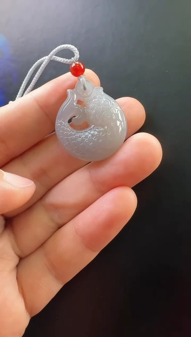 颈饰未镶嵌和田玉吊坠