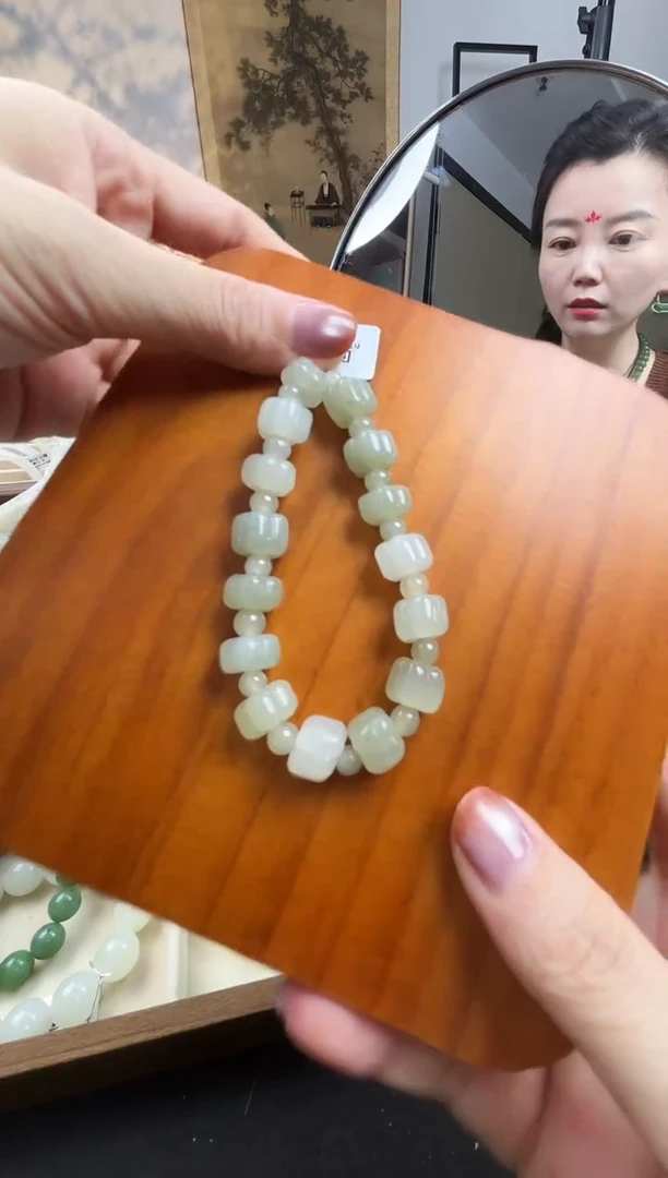 未镶嵌手链和田玉晴水梅花型卡10mm和田玉