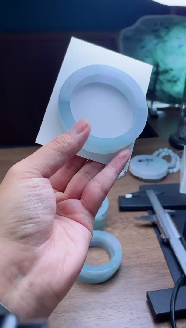 未镶嵌手镯定制翡翠地**言定制