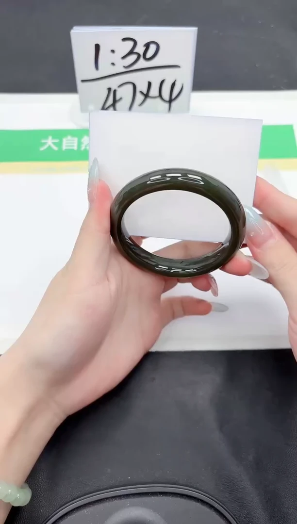 和田玉手镯未镶嵌130-52.9