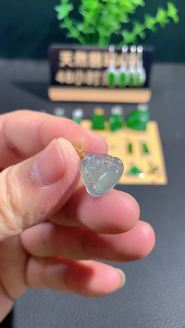 【闪购商品】翡翠颈饰18K金镶嵌翡翠