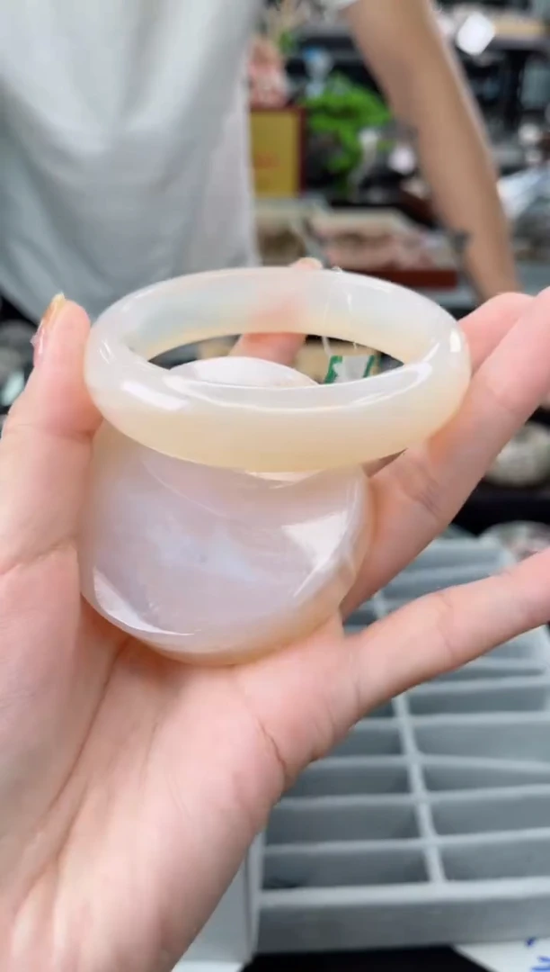 【闪购商品】石英质玉手镯未镶嵌59圈口（赠品镯心）1572421