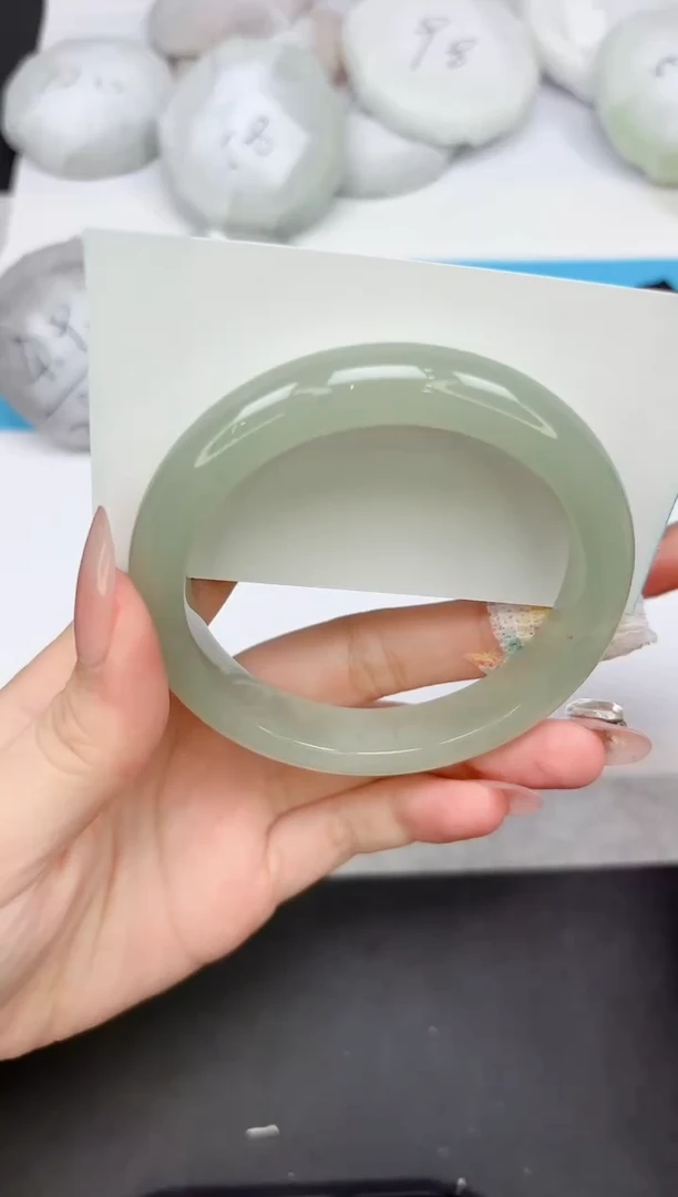 【闪购商品】石英质玉手镯未镶嵌239-61