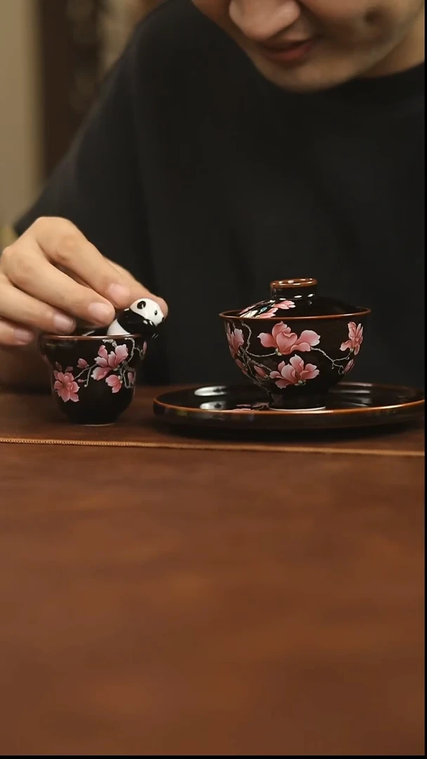 乌金釉盖碗+圆壶承+葫芦杯+小熊猫