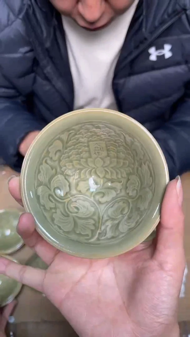 陶瓷橄榄绿大观斗斗笠（一个）微瑕/矿点