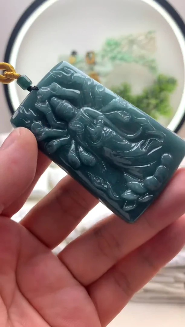 颈饰未镶嵌翡翠千手观音