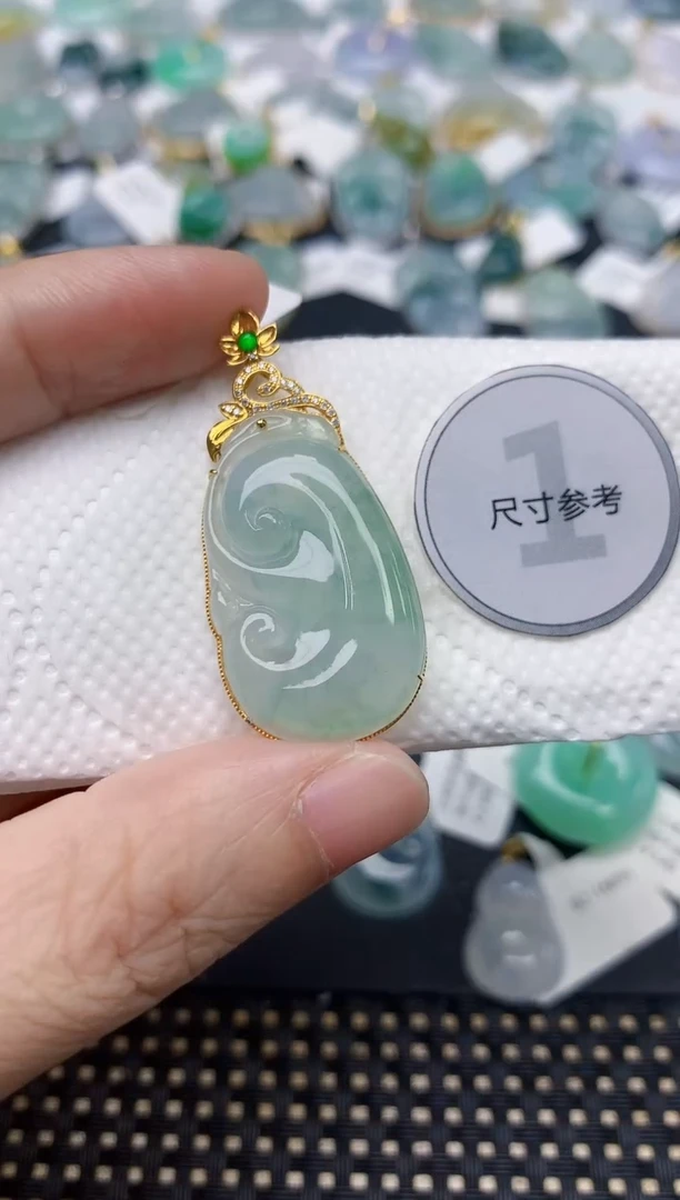 颈饰18K金镶嵌翡翠天然缅甸A货翡翠