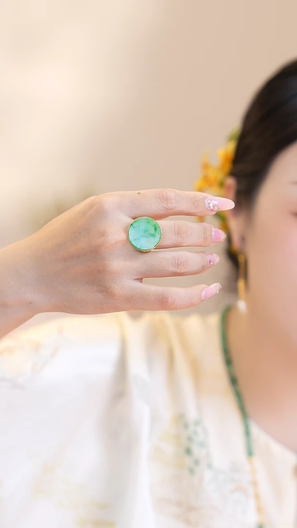 18K金镶嵌戒指翡翠戒指zs