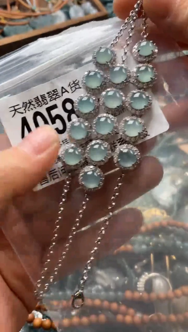 翡翠未镶嵌颈饰多样性发其一4058