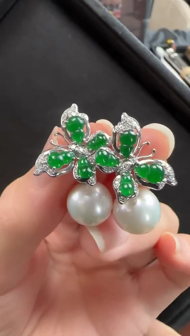 18K金镶嵌翡翠耳饰551蝴蝶一对