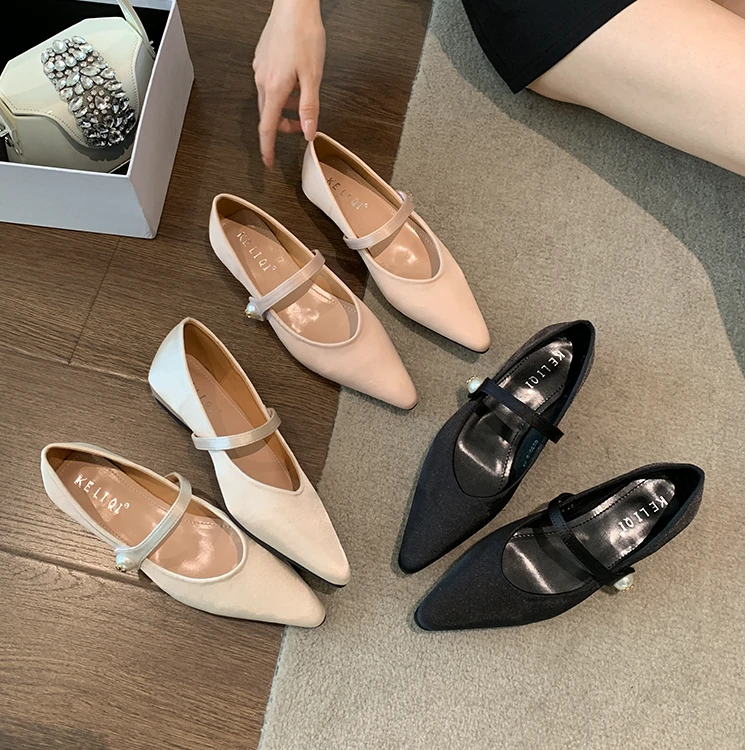 法式低跟坡跟尖头单鞋女鞋子2025年春季百搭百搭晚晚玛丽珍毛毛鞋