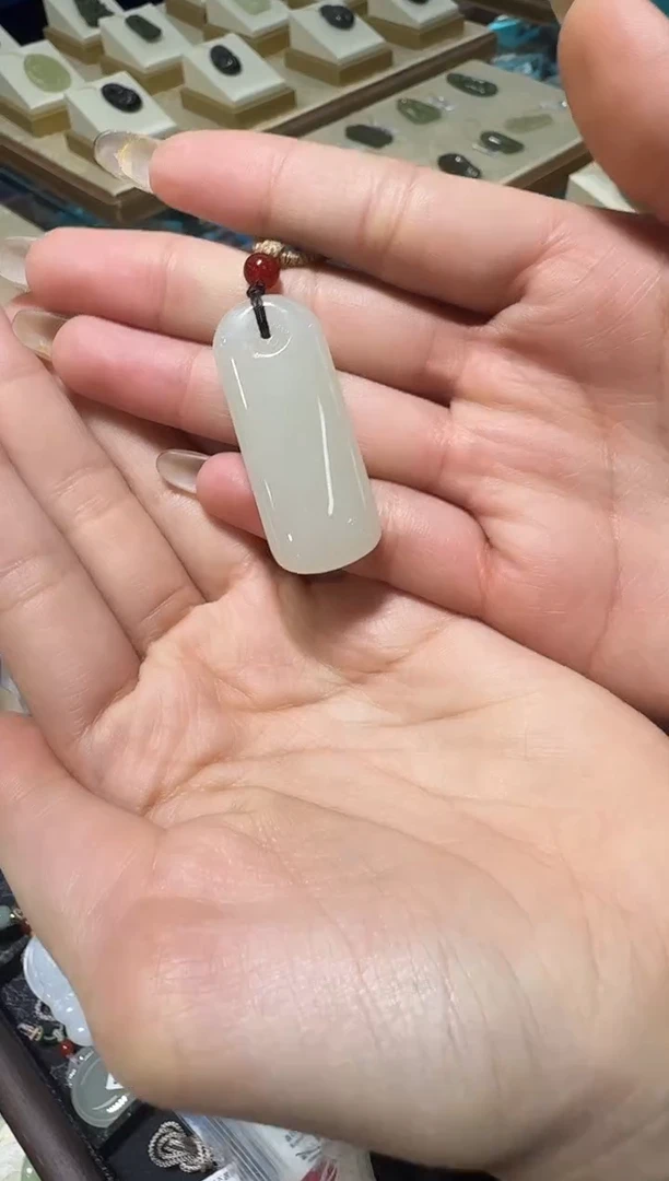 颈饰未镶嵌和田玉无事牌/配绳