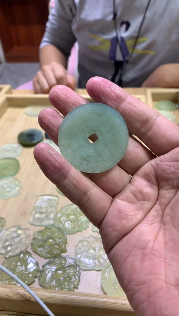 未镶嵌蛇纹石玉颈饰61