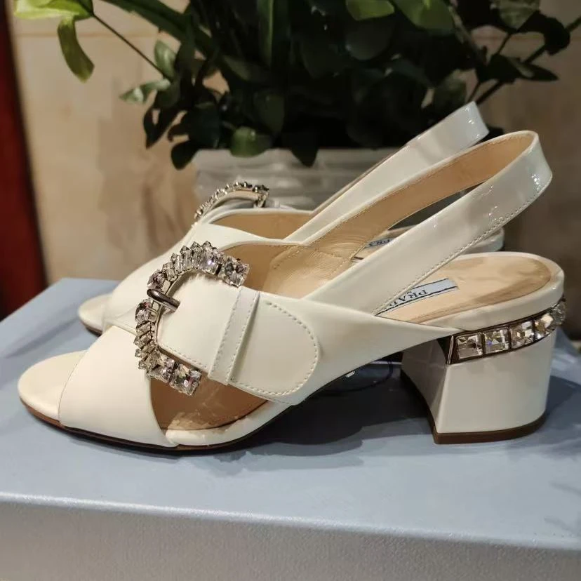 99新 Prada/普拉达 白色钻扣短跟凉鞋/36.5