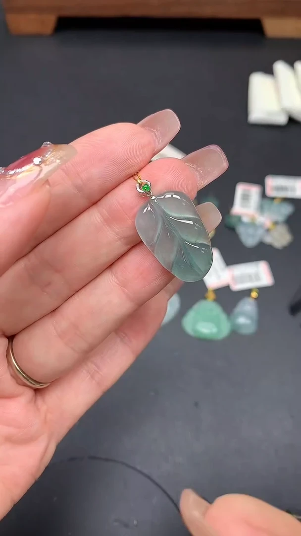 翡翠18K金镶嵌吊坠(不含链)MS185211