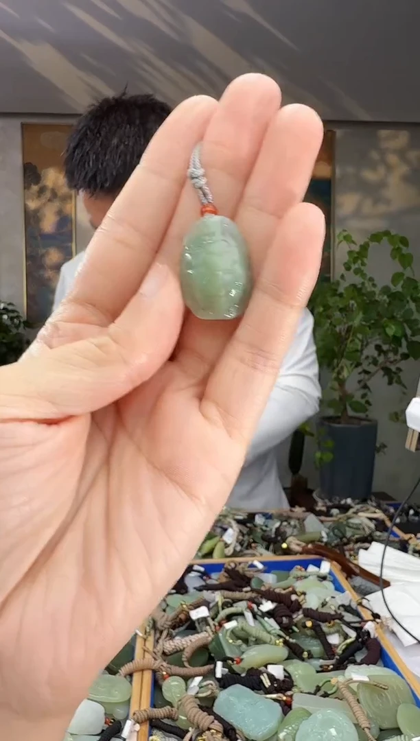 未镶嵌和田玉挂件拍一发一