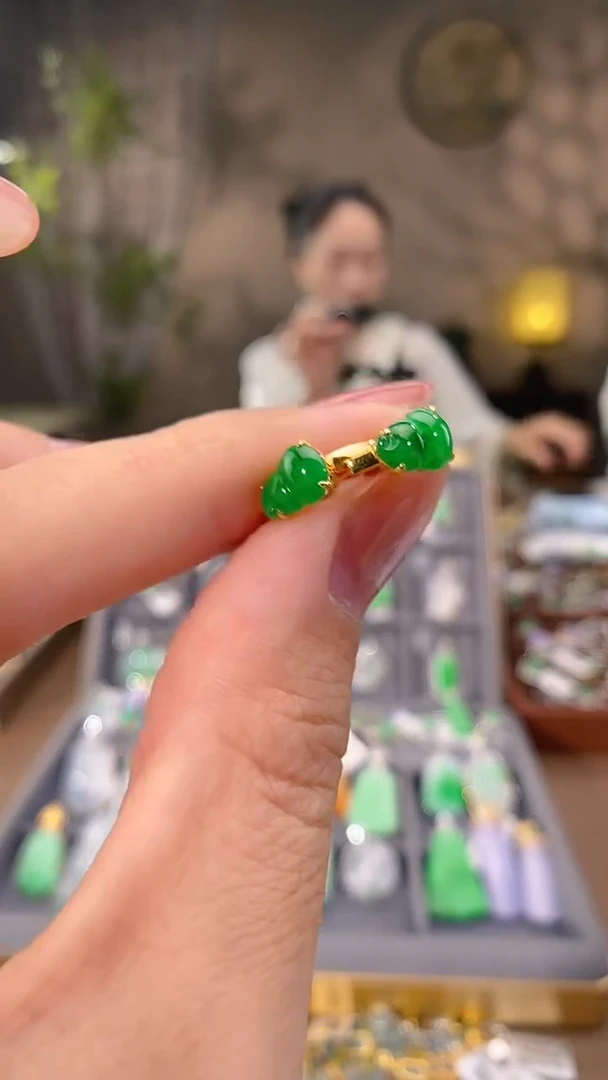 吊坠(不含链)18K金镶嵌翡翠耳饰一对
