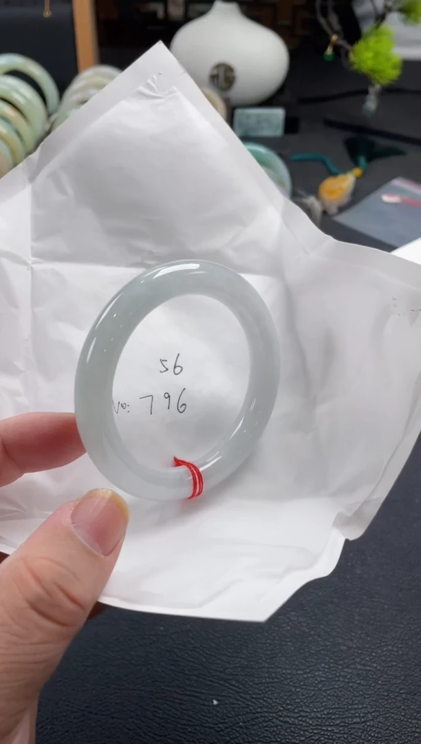 【闪购商品】翡翠手镯未镶嵌56圆条