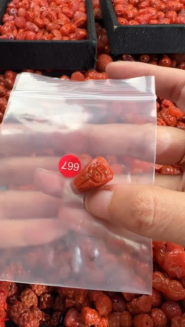 颈饰未镶嵌南红玛瑙1