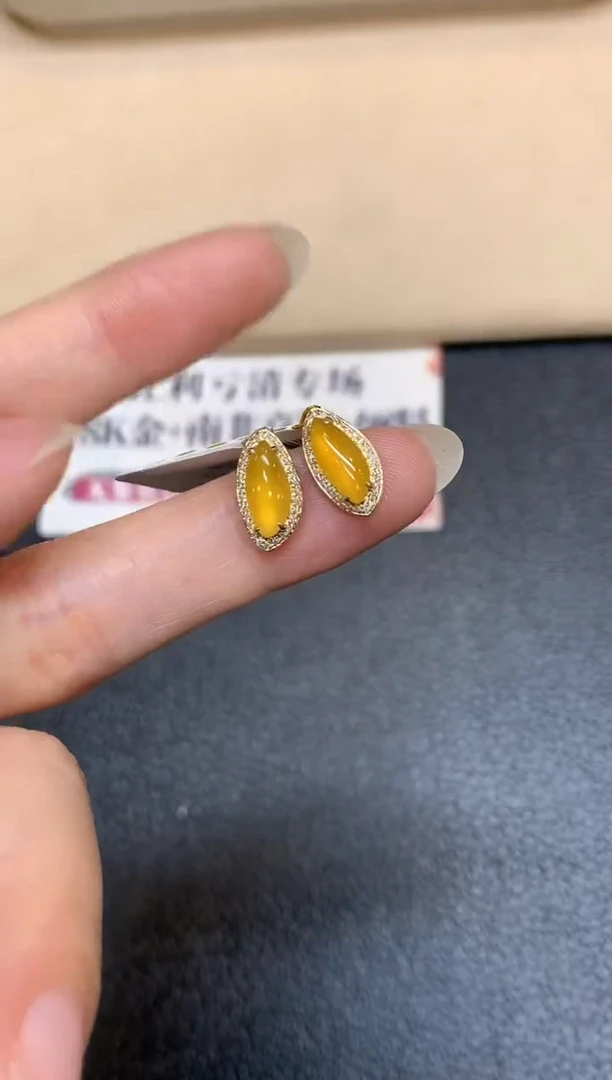 18K金镶嵌翡翠耳饰【无鉴赏期】