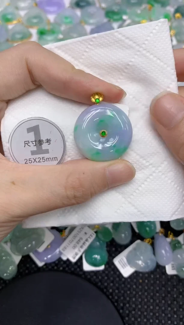 颈饰18K金镶嵌翡翠111111