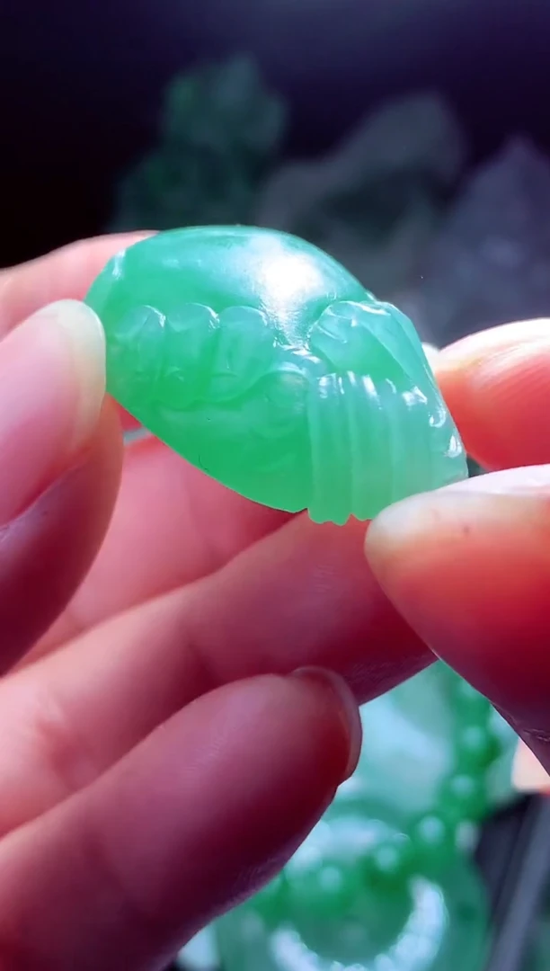 未镶嵌定制翡翠莫*?翡翠毛货定制