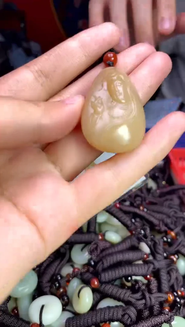 未镶嵌和田玉挂件1