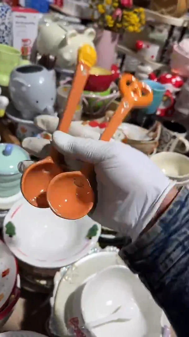 陶瓷2个勺子微瑕 凑满20元包邮