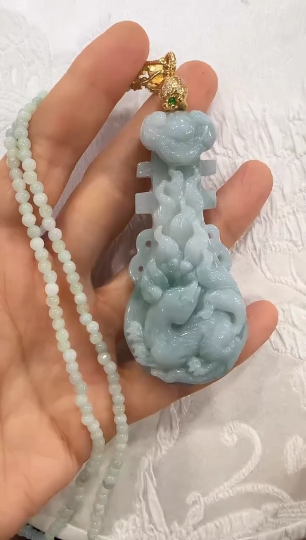 翡翠未镶嵌颈饰国风