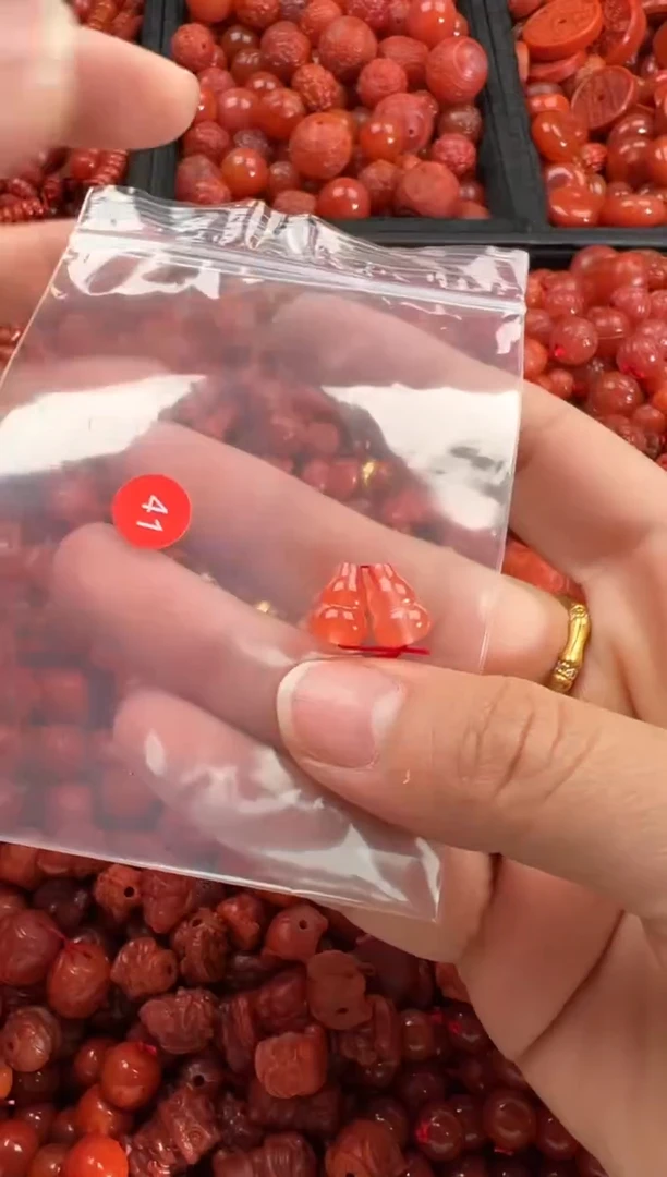 【闪购商品】南红玛瑙颈饰未镶嵌1