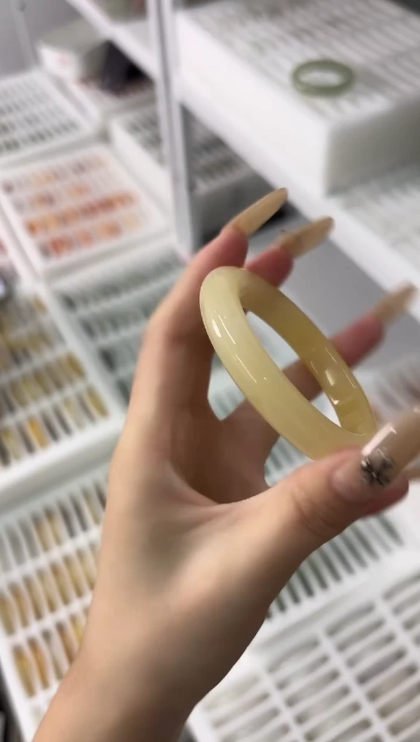 未镶嵌手镯石英质玉66-52HU