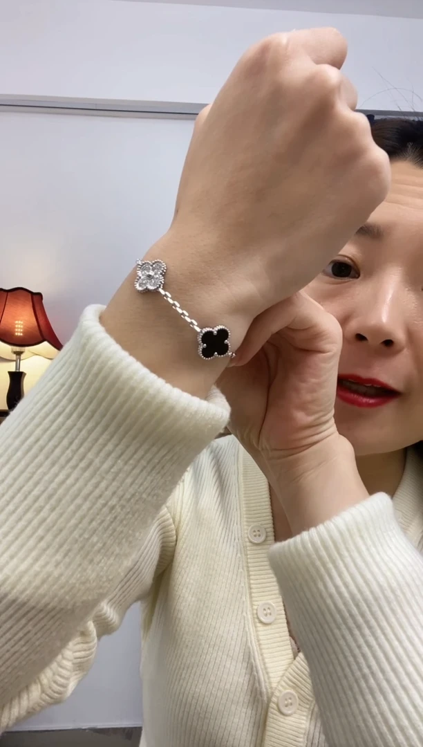 【闪购商品】钻石手链18K金镶嵌手链