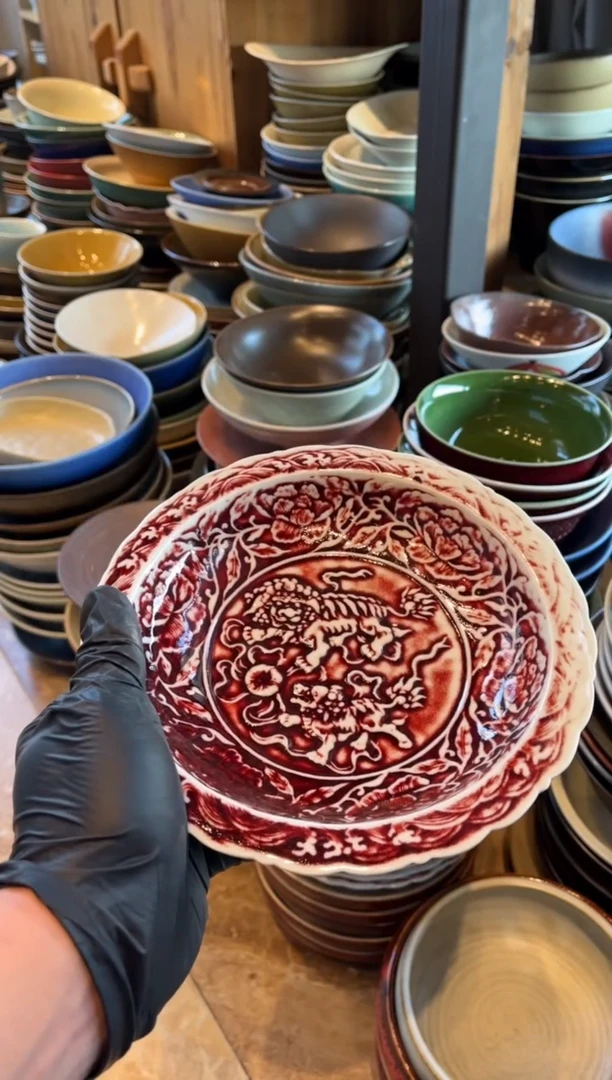 【闪购商品】瓷片全量 8寸郎红雕花盘