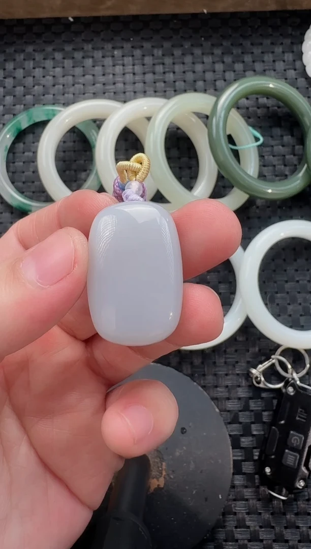 颈饰未镶嵌和田玉烟紫无事牌