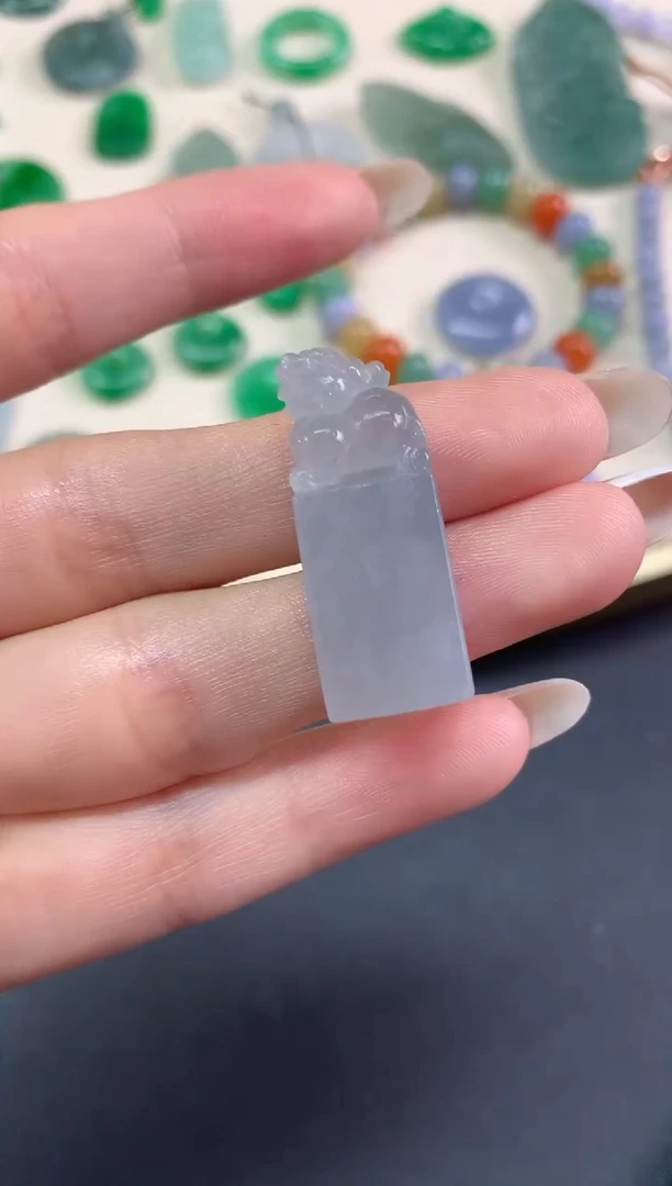 未镶嵌定制翡翠毛货吊坠|580