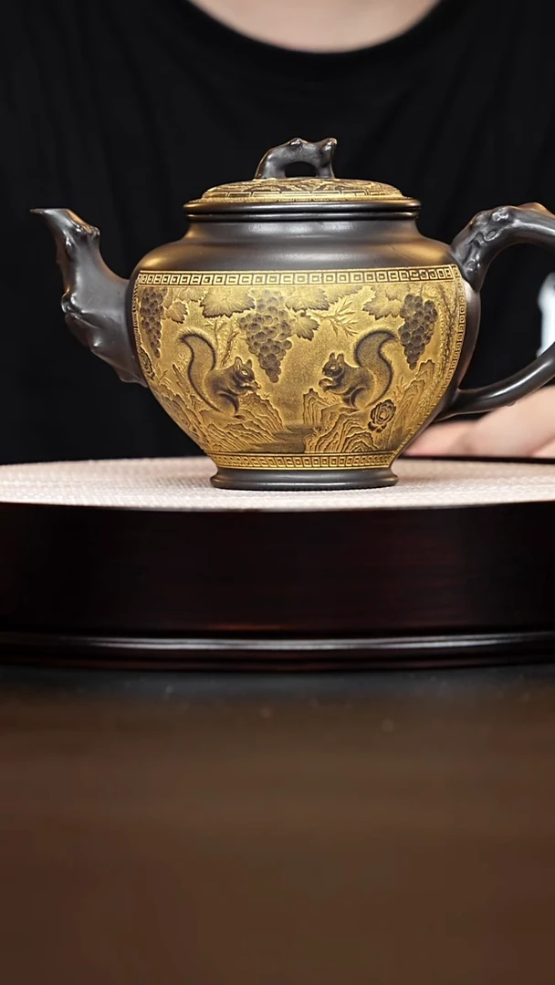 茶壶紫砂宜兴紫砂 松鼠竹节报春 石黄 高艳
