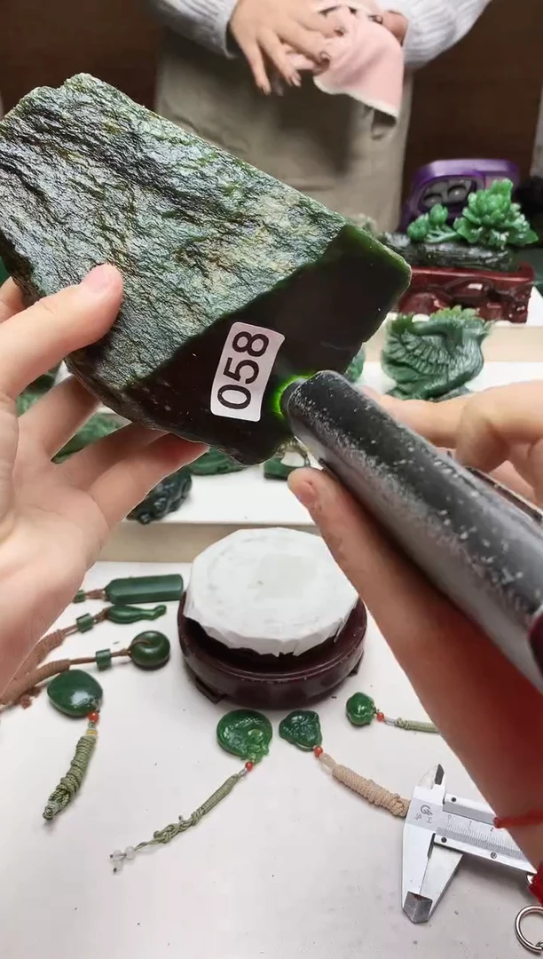 未镶嵌和田玉挂件1