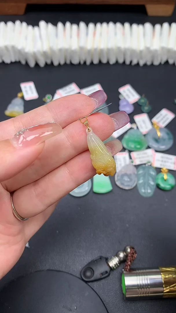 翡翠18K金镶嵌吊坠(不含链)MS189903