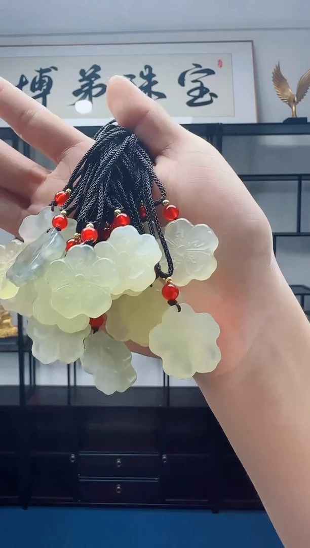蛇纹石玉未镶嵌吊坠·