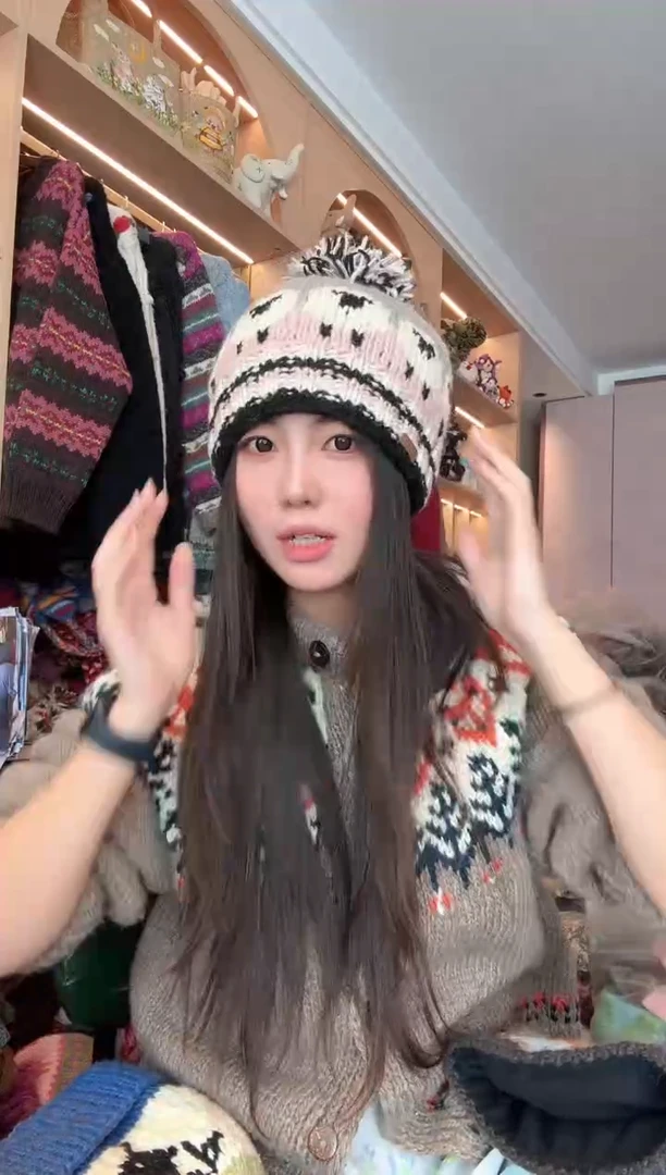 羊毛黑边小羊帽