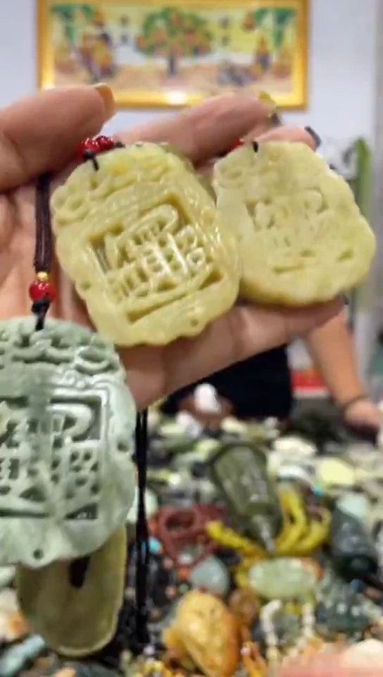 未镶嵌岫玉挂件多样性发货发其中一件