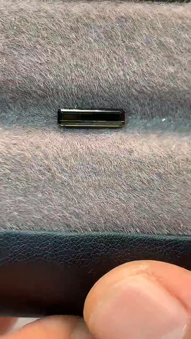 裸石未镶嵌碧玺0.67克拉