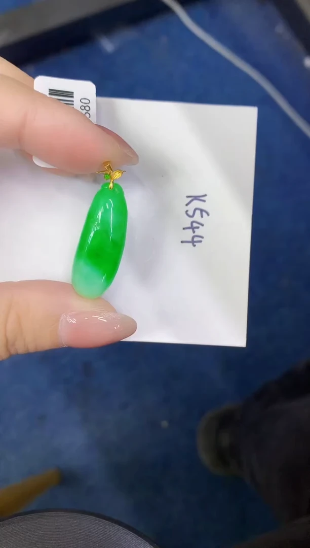 颈饰18K金镶嵌翡翠缅甸天然翡翠A货