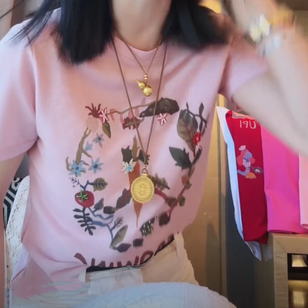 欧若风彩绘蔬菜乐园上衣2025春夏时尚气质圆领印花新款短袖t恤女