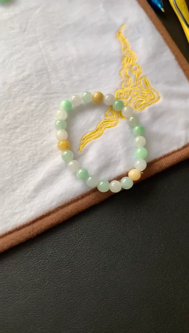 颈饰未镶嵌翡翠1