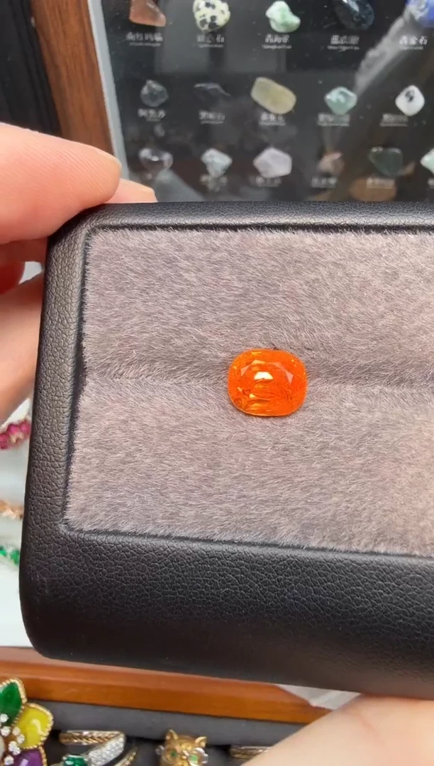 未镶嵌裸石石榴石（芬达石）4ct-A608-1p