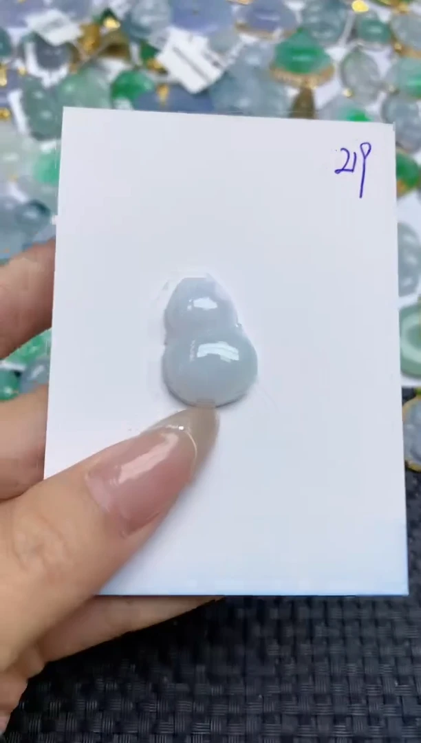 【闪购商品】翡翠颈饰未镶嵌天然翡翠A货