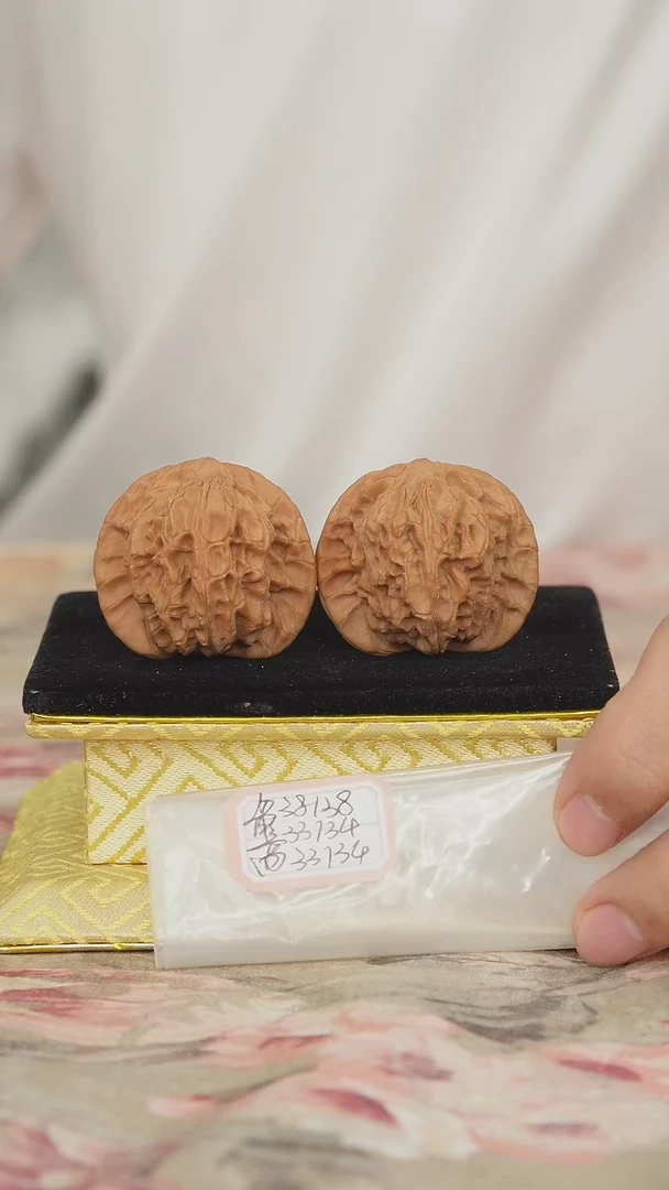 文玩核桃把件宽边狮子头